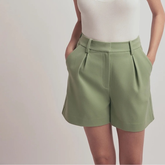 Favorite Daughter The Favorite Short in Basil - Picture 6 of 10